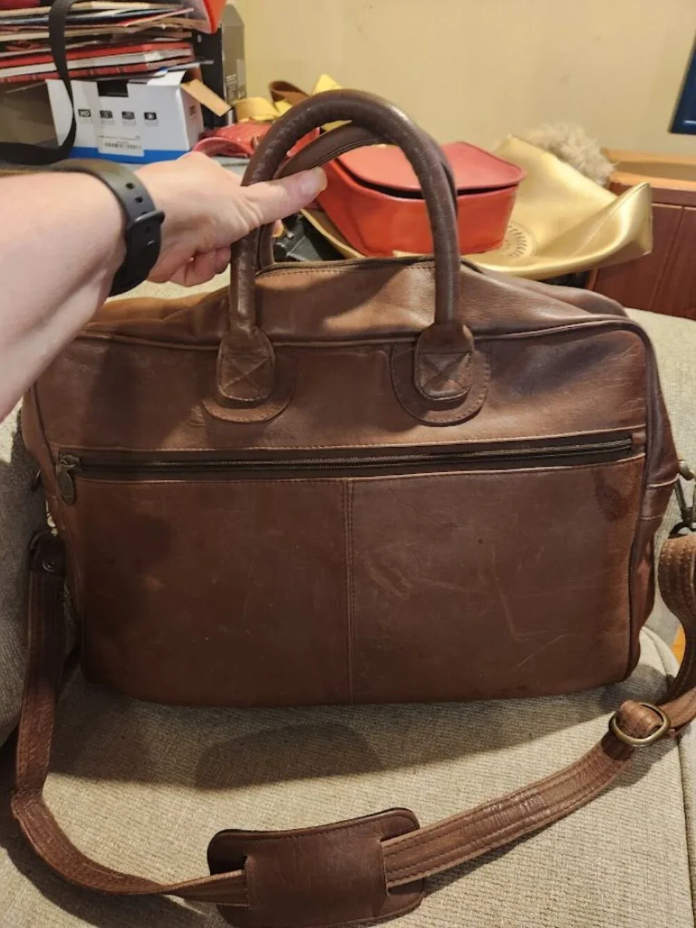 this is brown Geoffery beene lap top bag